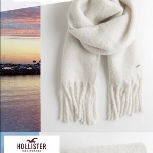 Hollister white full neck scarf- New!!